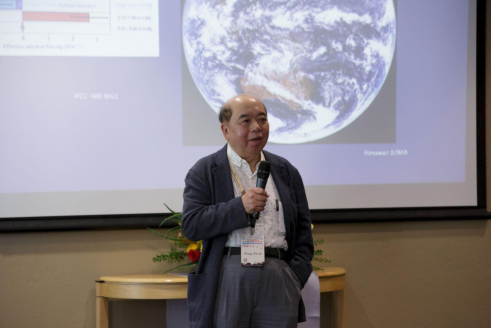 Pao K. Wang, Academician of Academia Sinica, delivered his keynote speech on “Why Clouds Are Not Innocent,” which revealed how the clouds are one of the most active actors in shaping the energy balance.